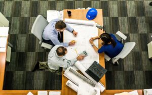 ASDの大人が職場で直面するトラブルとは？相談先や対処法は？