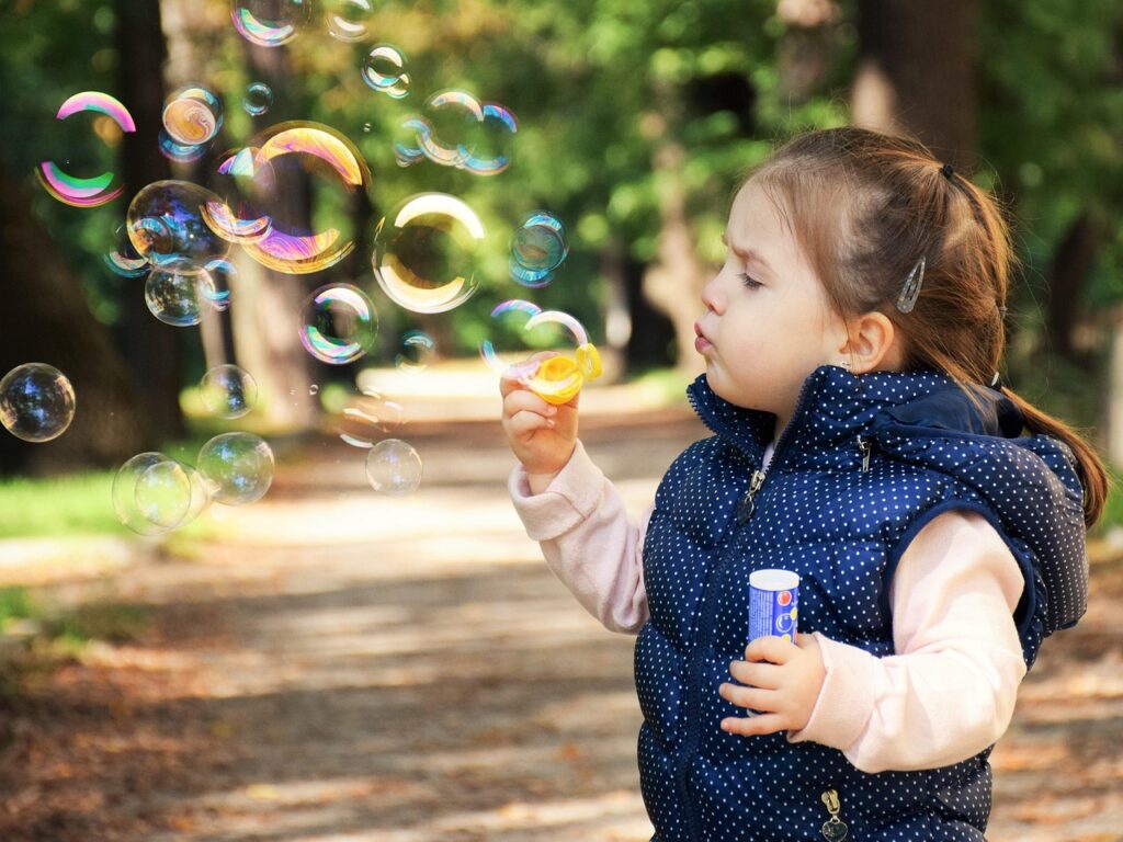 ASDの子供の癇癪に対する効果的な対処法は？相談先も紹介！